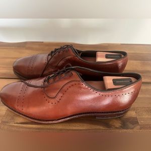 Brown Allen Edmonds Vernon. Size 9.5 E. Still in great condition